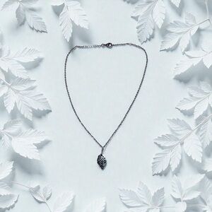 Elegant Silver Leaf Pendant Necklace